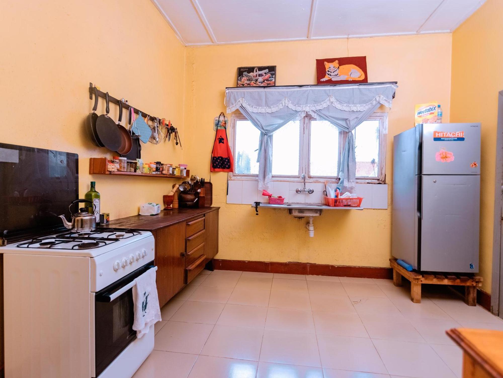 Faraja Homestay: Urban Comfort with Free Wi-Fi Moshi Exterior photo