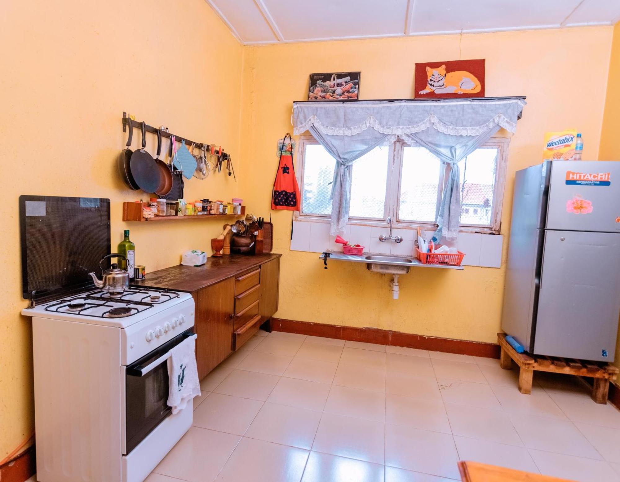Faraja Homestay: Urban Comfort with Free Wi-Fi Moshi Exterior photo
