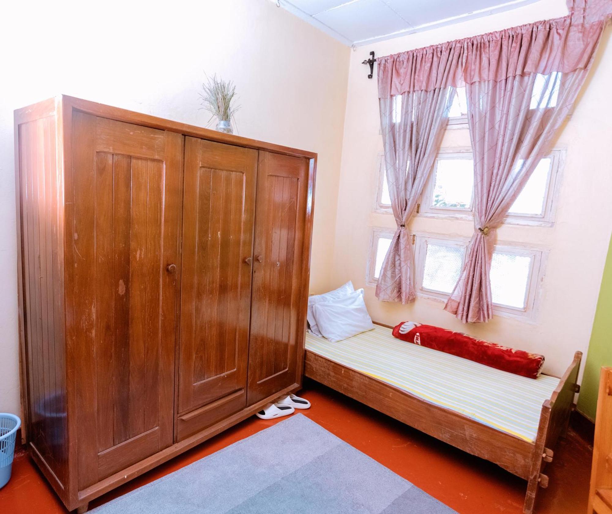Faraja Homestay: Urban Comfort with Free Wi-Fi Moshi Exterior photo
