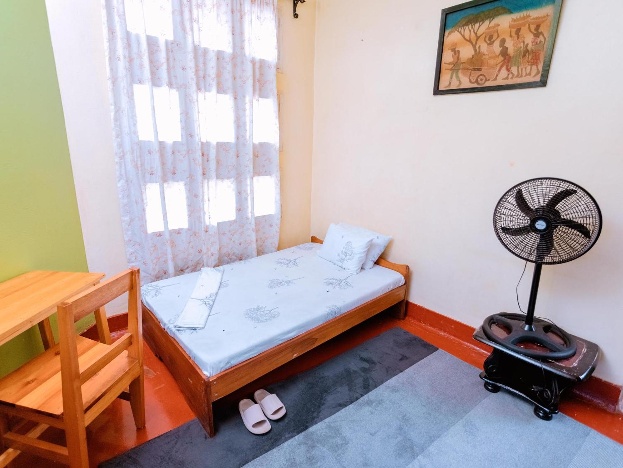 Faraja Homestay: Urban Comfort with Free Wi-Fi Moshi Exterior photo